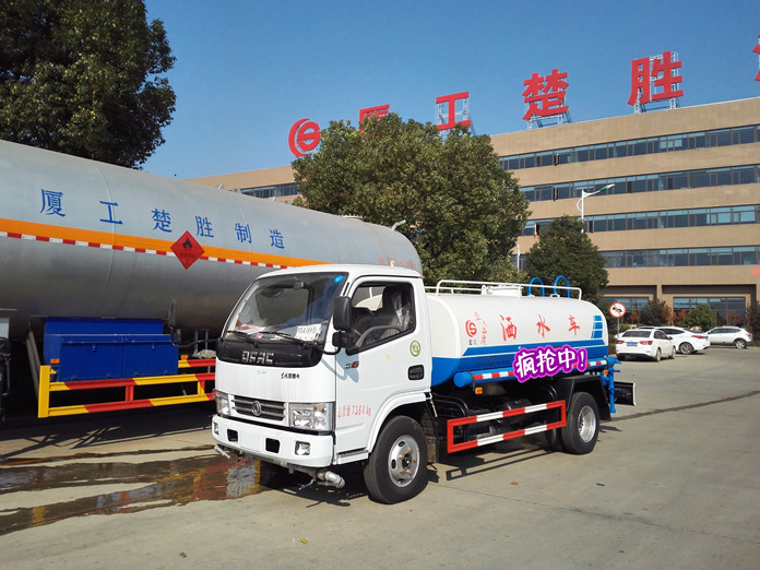 東風(fēng)多利卡D6灑水車